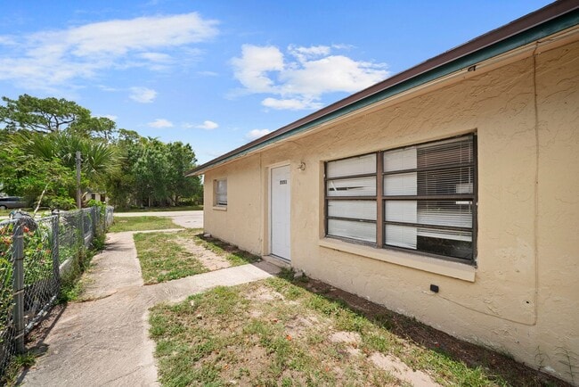 Building Photo - 5551-5553 5th Ave Unit 5551 5th Ave