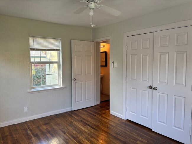 Photo - 2225 W Olmos Dr Unit 2