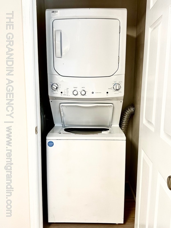 Photo - 102 Lakehurst Ave