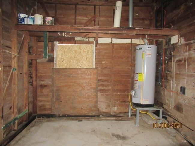 Photo - 318 Circle Way St