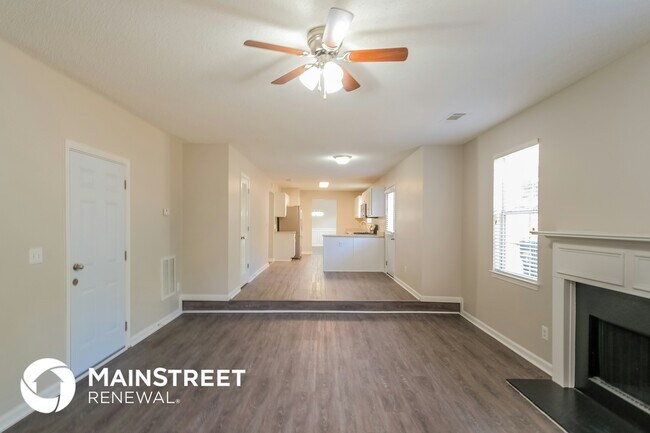 Photo - 6112 Red Top Loop