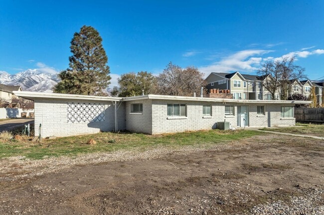 Photo - 13413 Minuteman Dr Unidad #9