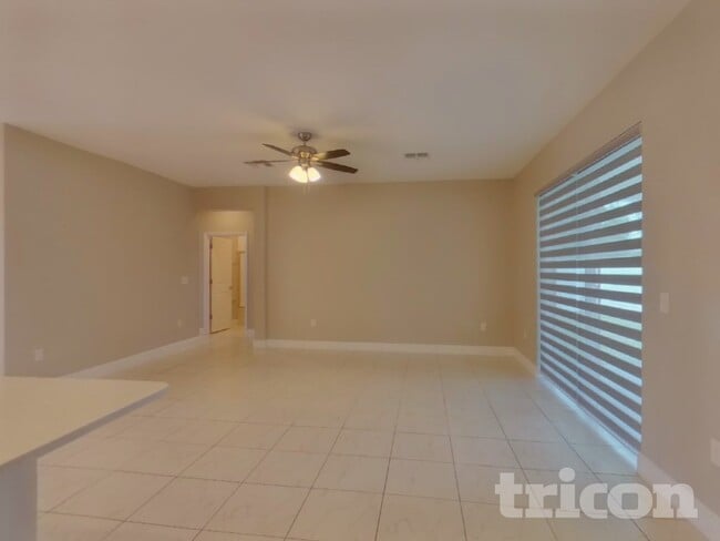 Photo - 2990 Galaxy St