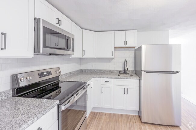 2 BR, 1 BA , 1st Floor