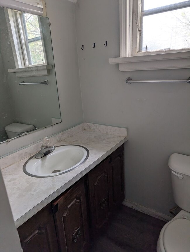 Photo - 604 Middlebury St Unit 604 Middlebury Street- 2