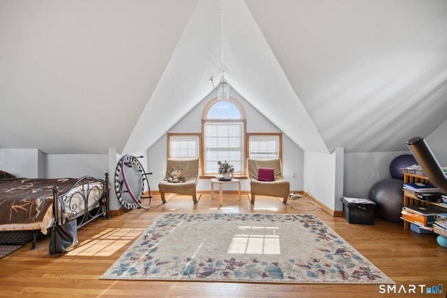 540 Whitney Ave Unit 4