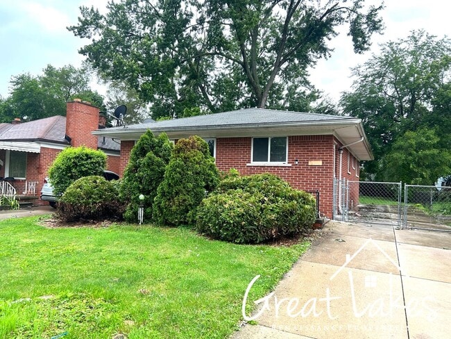 Building Photo - Lovely 3 Bedroom 2 Bathroom now available ... Rental