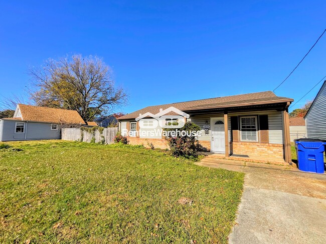 Photo - 1074 Bland St