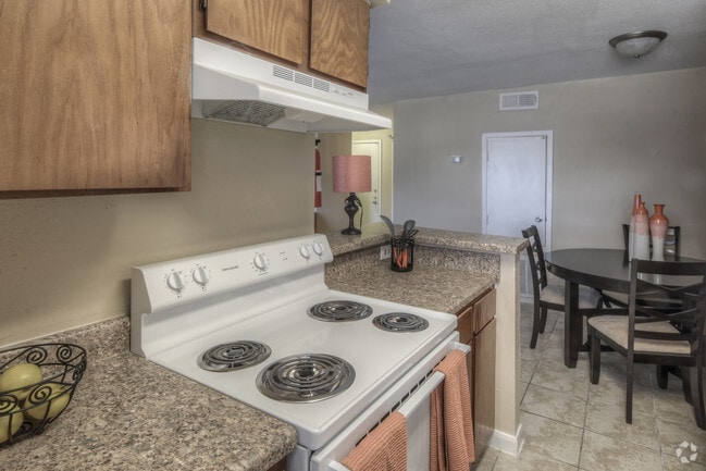Building Photo - Heatherwood Apartments