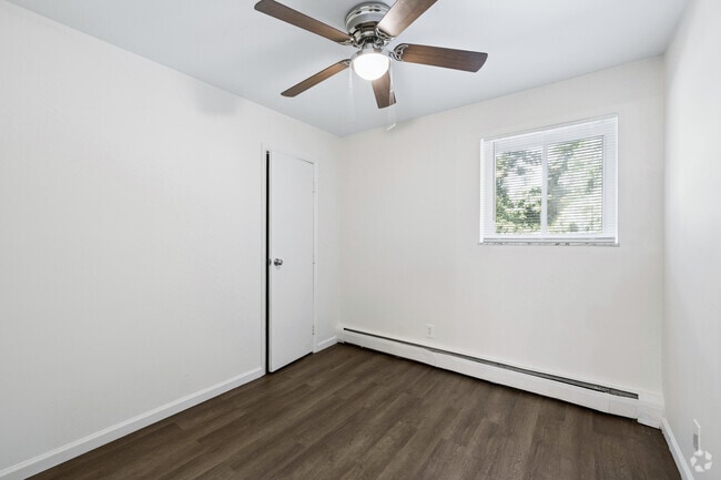 2BR, 1BA - 800SF - Second Bedroom