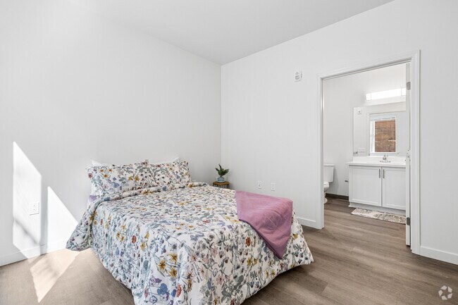 3BR, 2BA - 1191SF - Primary Bedroom