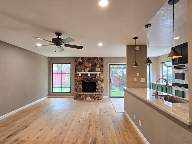 Photo - 115 Espada Pl