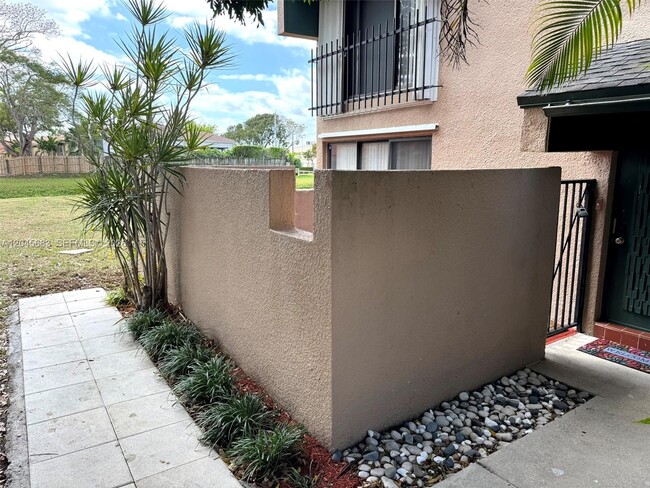 Building Photo - 9112 SW 159th Terrace