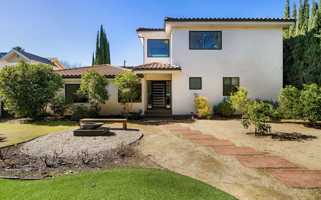 Photo - 5541 Matilija Ave