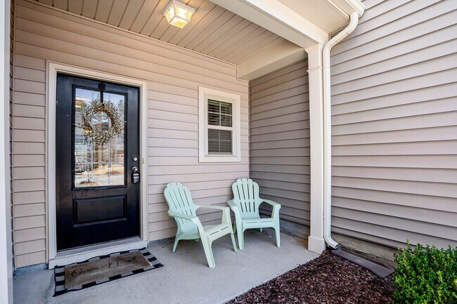 Photo - 224 Beaconwood Ln