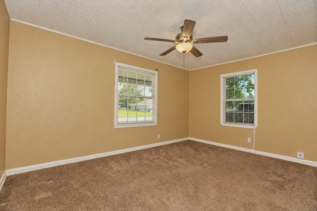 Photo - 127 Holly St