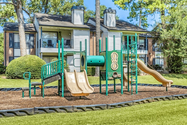 Photo - Brandon Oaks Apartments