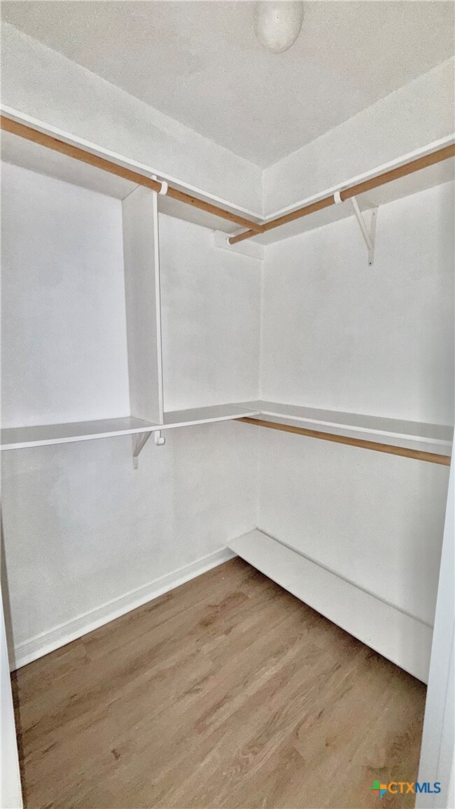 Building Photo - 2107 Gail Dr