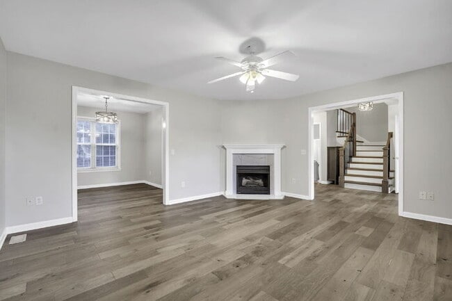 Charming 3BR/3BA Home with Lawn Care Included - Prime Simpsonville Location!