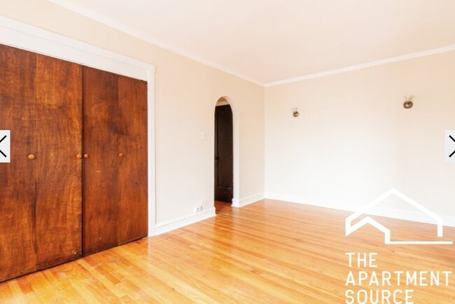 Photo - 2100 W Ainslie St Unit 1