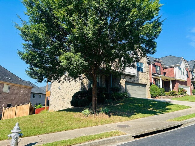 Photo - Huge 5 bedroom, 4 bathroom home located in Johns Creek! Must see!