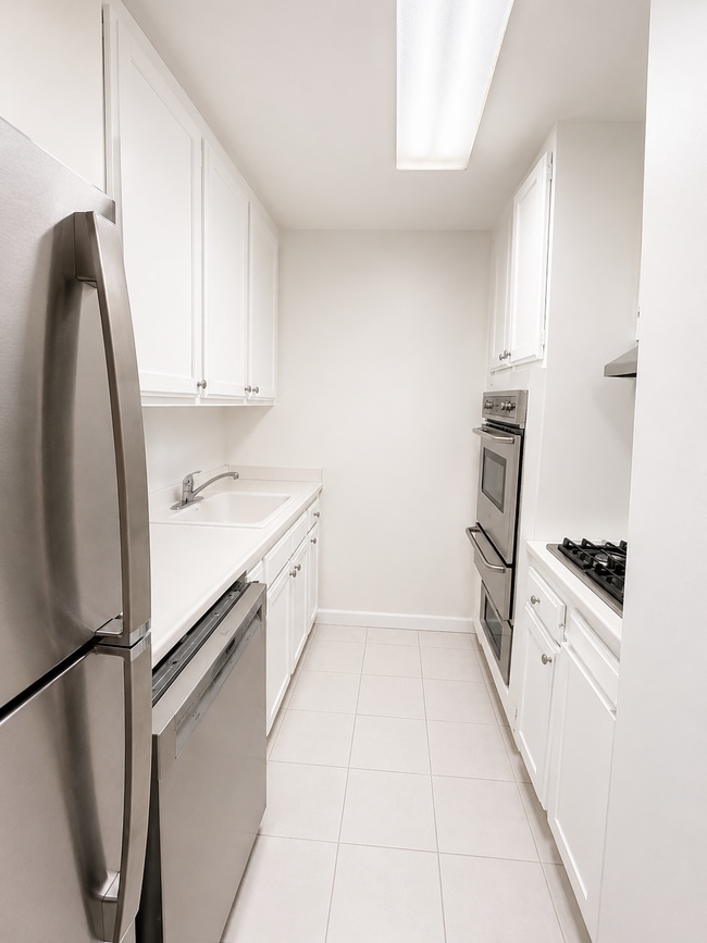 227 E 62nd St Unit C