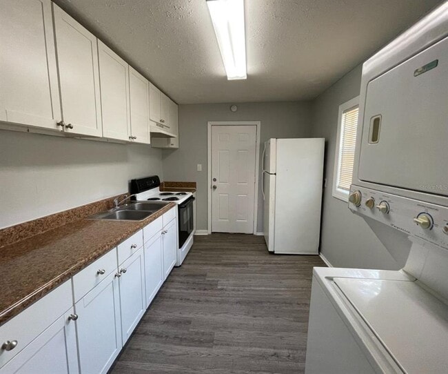 Photo - 3118 E 33rd Ave