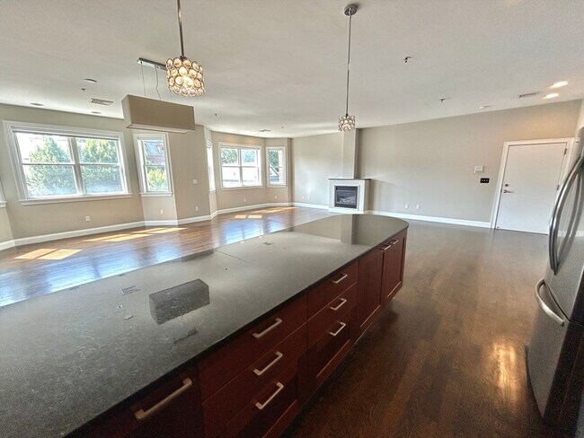 Photo - 323 Boylston St Unit 3##