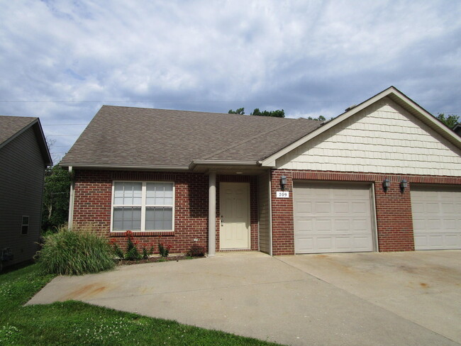 Photo - 709 Glenstone Dr Townhome