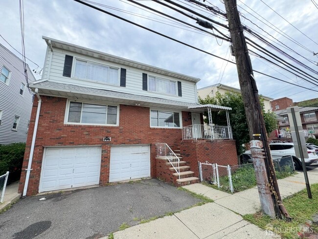 Building Photo - 304 Woodcliff Ave Unit 1 Rental