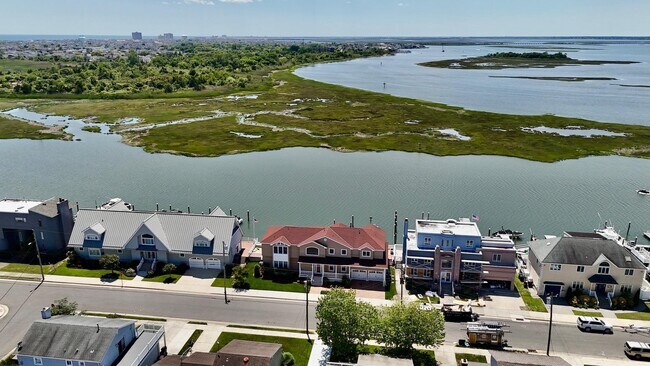 Photo - 802 N Harvard Ave