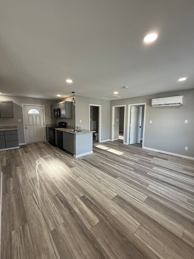 Photo - 1136 S Main St Unit 2nd Floor