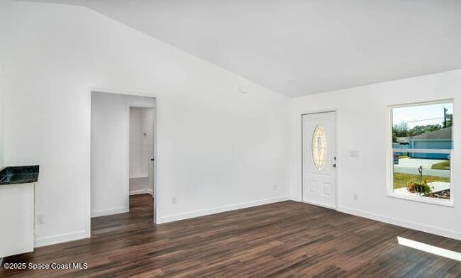 Photo - 1837 Ardmore St NE