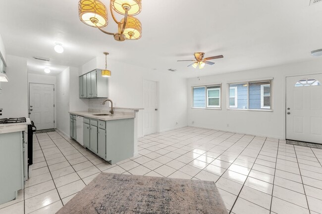 2501 Teri Rd