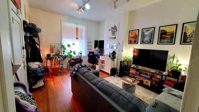 Photo - 421 W Grace St Unit 100