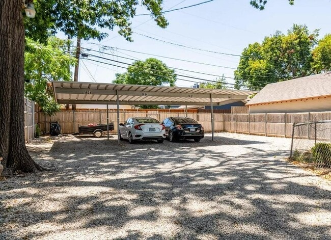 5634 Willis Ave