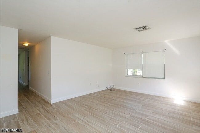 Photo - 1095 San Remo Ave