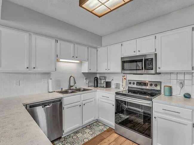 Photo - 936 Alma Dr