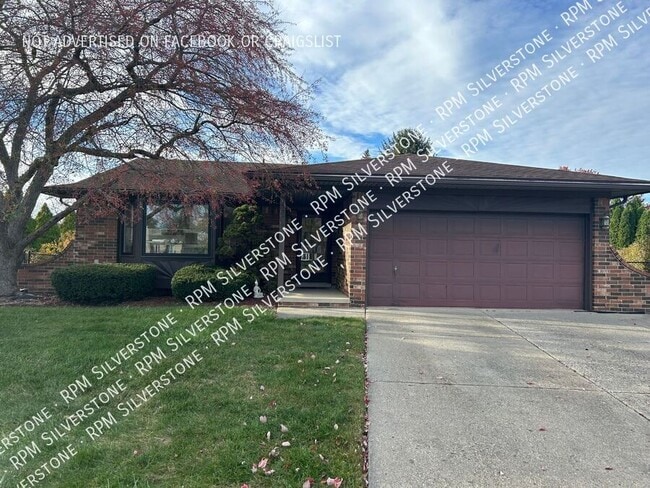 Building Photo - 39247 Iris Ct