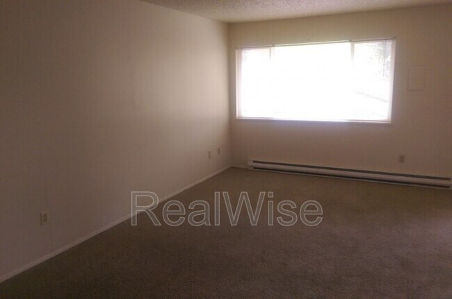 Photo - 17838 NE Multnomah Dr Unit 08