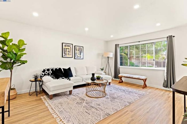 Photo - 20852 Baker Rd