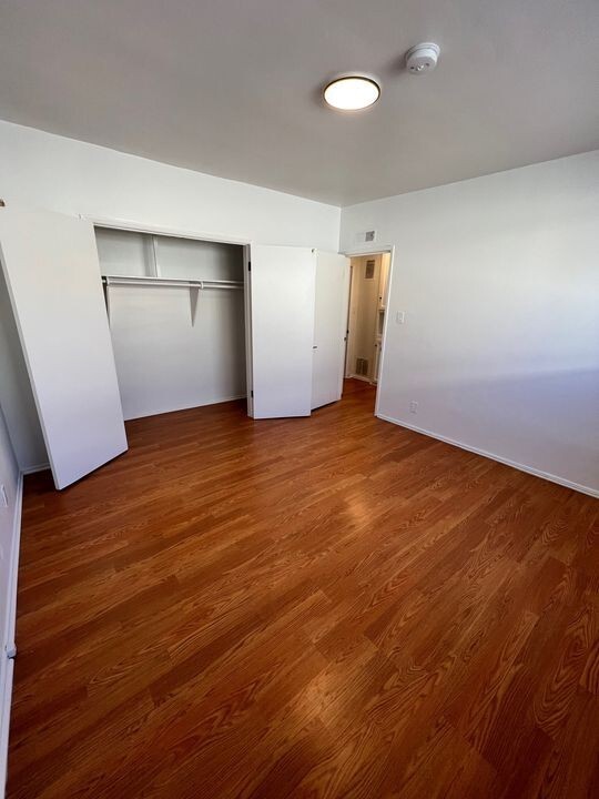Photo - 1130 S Clark Dr Unit 5