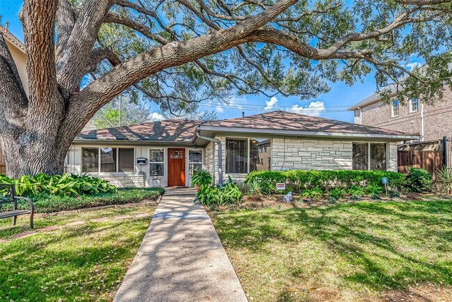 Photo - 3306 Blue Bonnet Blvd House