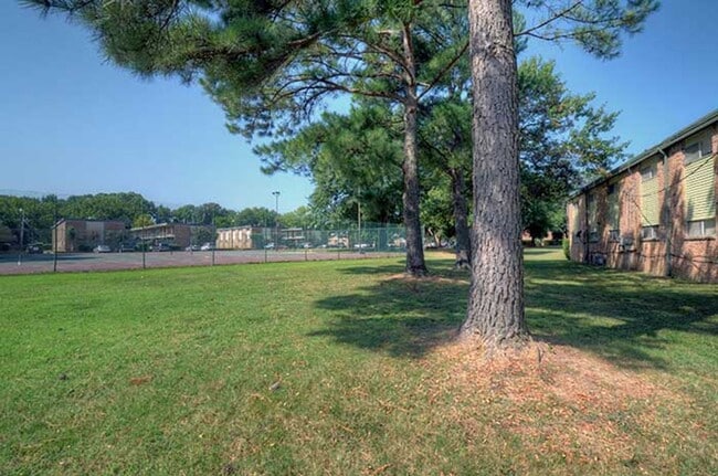 University Gardens Manor
