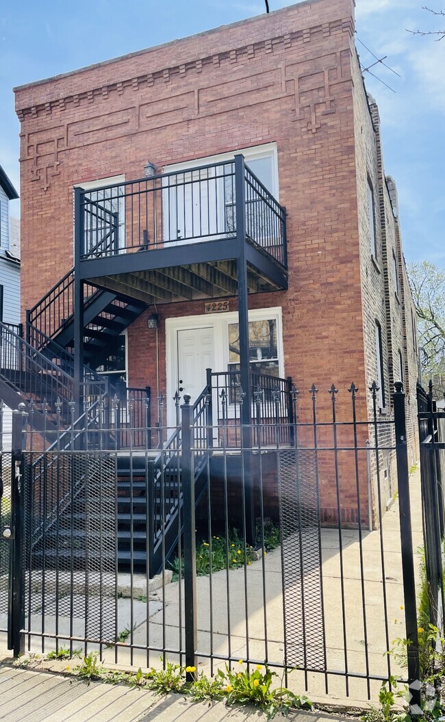 Building Photo - 4225 W Augusta Blvd Unit 1 Rental