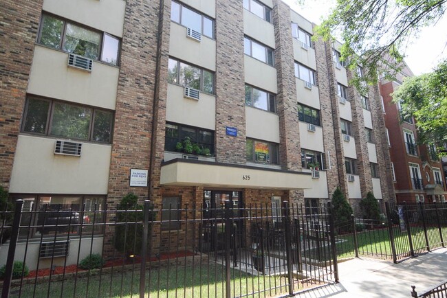 Photo - 628 W Wrightwood Ave Condo Unit 704