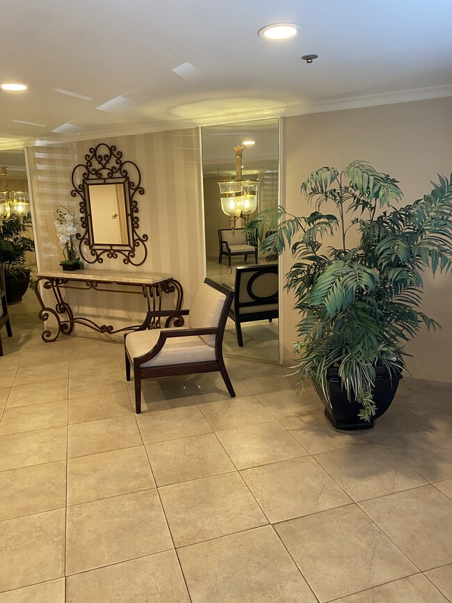 Photo - 10650 Holman Ave Unit 307