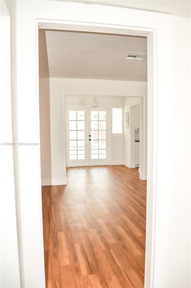 Photo - 707 N J St