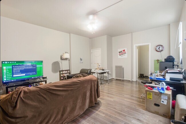 Photo - 228 W McMillan St Unidad 1