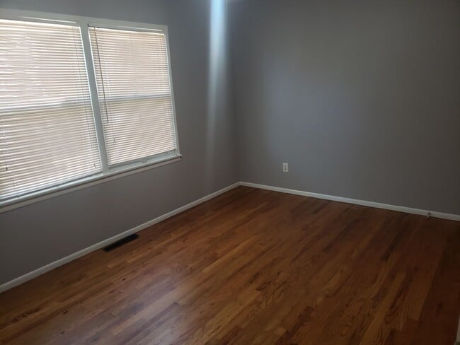 Photo - 2/1 Newly remodeled